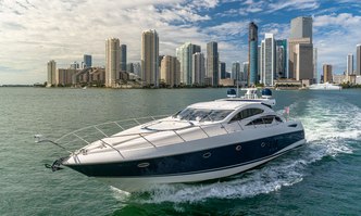 Aquaholic yacht charter Sunseeker Motor Yacht
