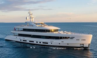 Axa yacht charter Radez Motor Yacht