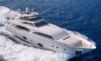 Seven S yacht charter Custom Line Motor Yacht
