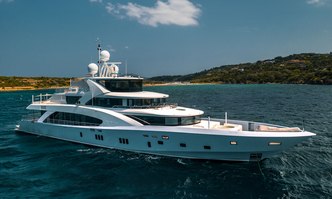 Belongers yacht charter Couach Motor Yacht