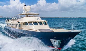 Blu yacht charter Breauxs Bay Craft Motor Yacht