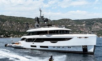 Contigo yacht charter Benetti Motor Yacht