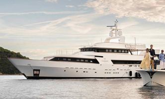 Curiosity yacht charter Cantieri Navali Nicolini Motor Yacht