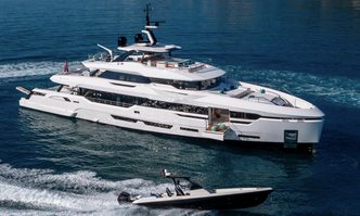 Bee yacht charter Baglietto Motor Yacht