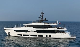 Geulunel yacht charter Gulf Craft Motor Yacht