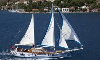 Mojo yacht charter Custom Sail Yacht