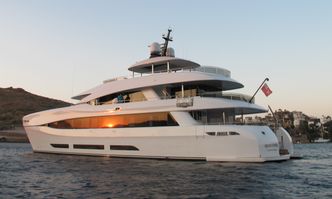 Quaranta yacht charter Curvelle Motor Yacht