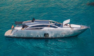 Wahoo yacht charter Pershing Motor Yacht