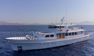 Taka yacht charter Stephens Motor Yacht