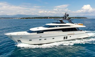 Calm yacht charter Sanlorenzo Motor Yacht