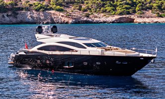 Blade 6 yacht charter Sunseeker Motor Yacht