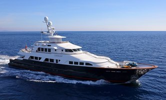 L'Albatros yacht charter Sterling Yachts Motor Yacht