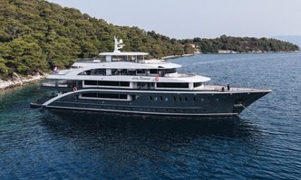 Lady Eleganza yacht charter Custom Motor Yacht