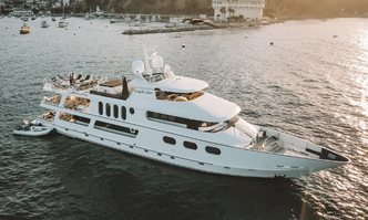 LeightStar yacht charter Palatka Shipbuilding Inc. Motor Yacht