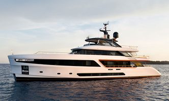 EH2 yacht charter Benetti Motor Yacht