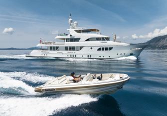Serenity yacht charter Moonen Motor Yacht
                                                
