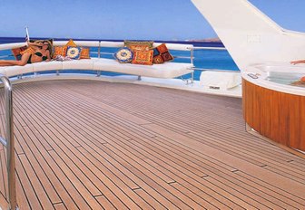 Motor yacht Patriot aft deck