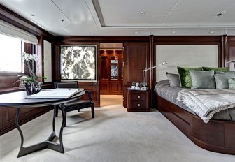 full-beam master suite aboard charter yacht ‘Azteca II’ 