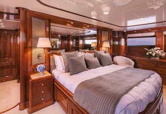 Charter yacht OAK master cabin with central berth