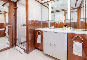 Charter yacht BATELLO ensuite with sink unit