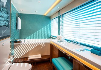 en-suite bathroom aboard charter yacht AQUIJO