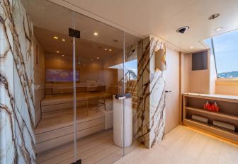 Superyacht charter QU2 sauna 