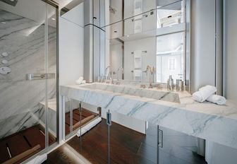 Charter yacht PROPOSITION en suite