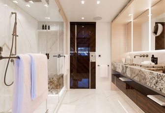 Charter yacht ORION en suite
