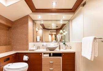 Charter yacht NORMA JEAN en suite