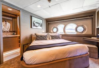 Charter yacht CIELO NERO guest cabin