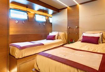 Charter yacht NAIA twin cabin