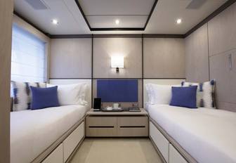 Charter yacht WILLOW twin cabin