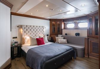 Charter yacht IRAMA guest cabin