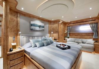 Charter yacht ANDILIS master cabin