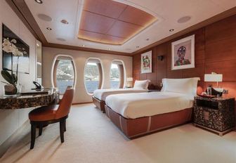 Charter yacht SUNRAYS twin cabin