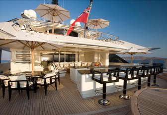 alfa nero yacht sundeck bar