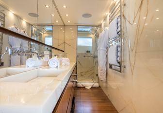 Charter yacht KRISTO en suite