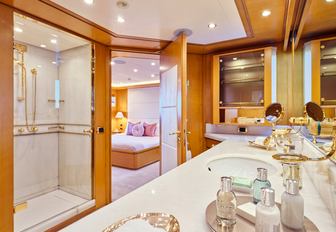 Yacht rental OASIS en suite