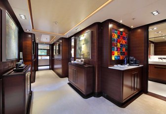 luxury yacht prana main foyer 