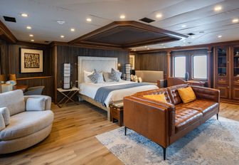 Charter yacht IRAMA master cabin