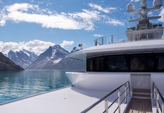 passage way on the foredeck of expedition yacht CLOUDBREAK 