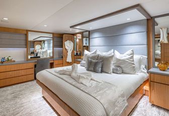 Charter yacht MARGATE master cabin with central berth