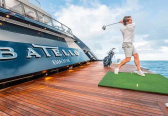 Charter yacht BATELLO golfing facility