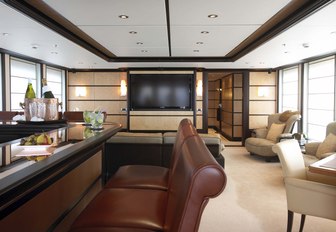 Superyacht HARLE skylounge