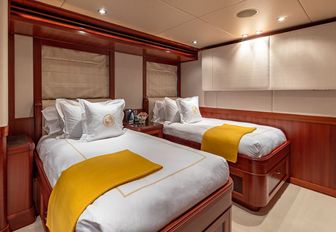 Super yacht charter PISCES twin cabin 