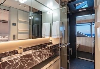 Charter yacht OCEAN ANGEL en suite