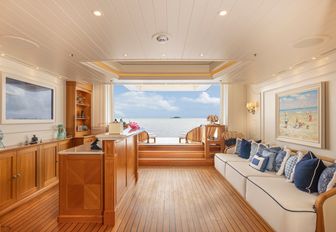 Charter yacht GIGIA beach club interior