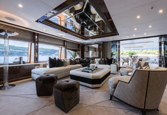 art deco-inspired skylounge on board motor yacht 11/11 