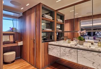 Charter yacht PARA BELLVM en suite
