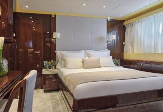Superyacht charter BLUE SYMPHONIE guest cabin overview